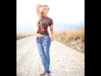  alt="Cari Stewart"