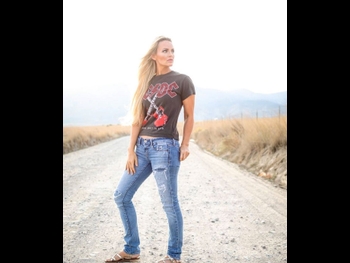  alt="Cari Stewart"