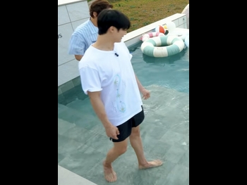  alt="Jeno"