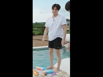  alt="Jeno"
