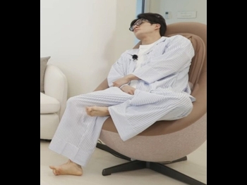  alt="Jeno"