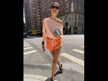  alt="Leandra Medine"