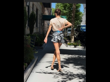  alt="Leandra Medine"