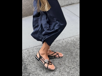  alt="Leandra Medine"