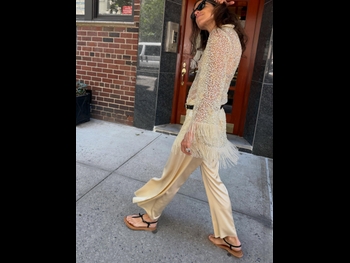  alt="Leandra Medine"