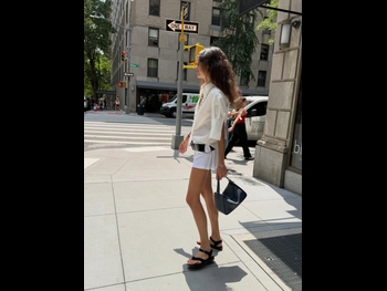  alt="Leandra Medine"