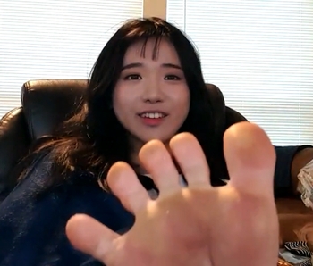 Yoo 'Jinnytty' Yoonjin