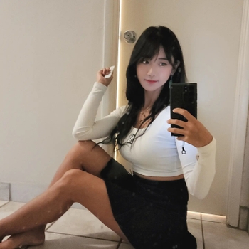 Yoo 'Jinnytty' Yoonjin