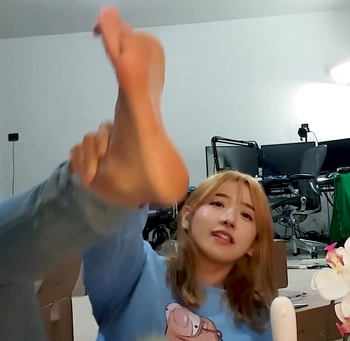 Yoo 'Jinnytty' Yoonjin