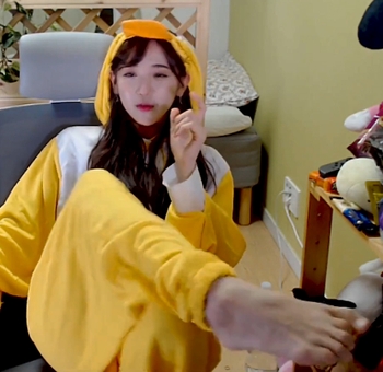 Yoo 'Jinnytty' Yoonjin