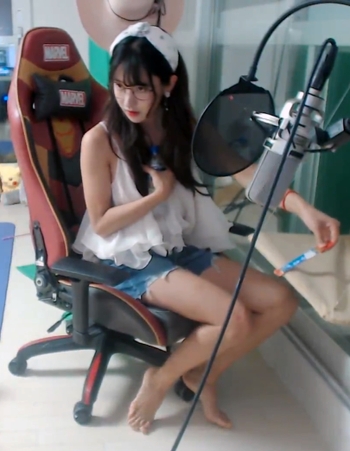 Yoo 'Jinnytty' Yoonjin