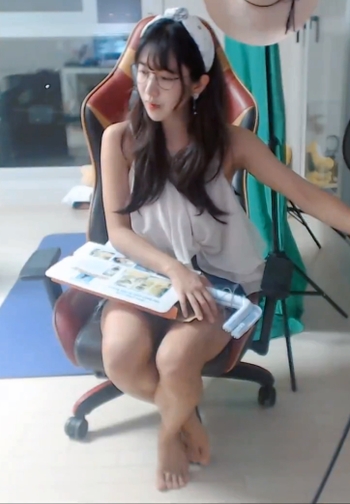 Yoo 'Jinnytty' Yoonjin