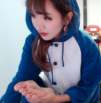 Yoo 'Jinnytty' Yoonjin