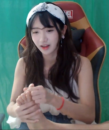 Yoo 'Jinnytty' Yoonjin