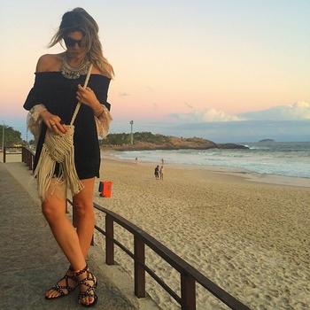 Júlia Faria