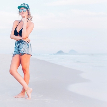 Júlia Faria