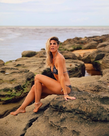 Júlia Faria