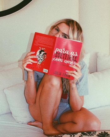 Júlia Faria