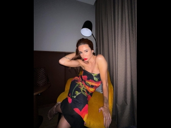  alt="Bruna Gomes"