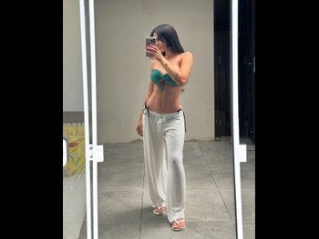  alt="Bruna Gomes"