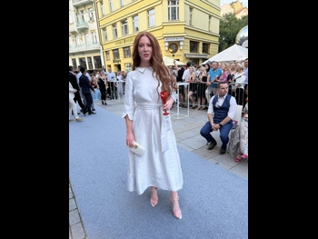  alt="Nikol Kouklova"