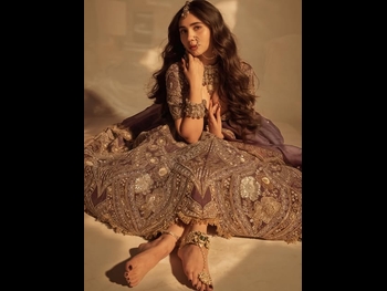  alt="Zara Khan"