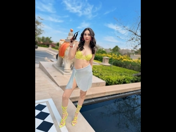  alt="Zara Khan"