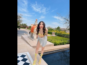  alt="Zara Khan"