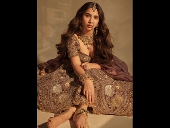  alt="Zara Khan"