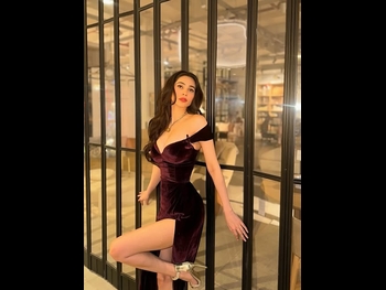  alt="Zara Khan"