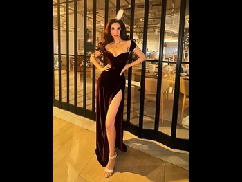  alt="Zara Khan"