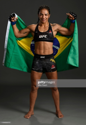 Viviane Araujo