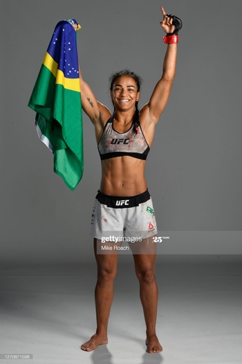 Viviane Araujo