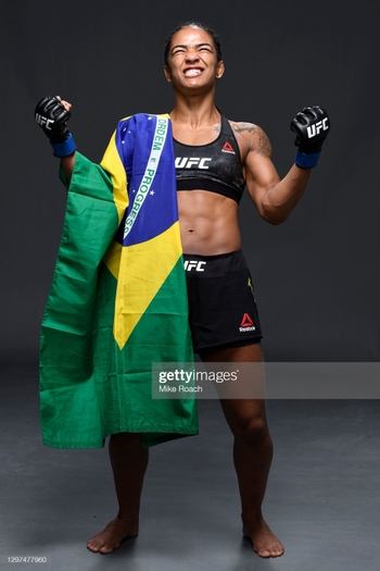 Viviane Araujo