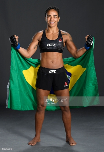 Viviane Araujo