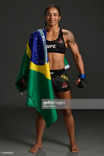 Viviane Araujo