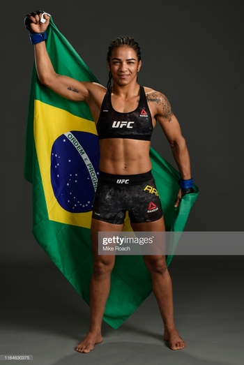 Viviane Araujo