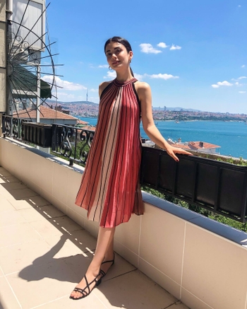Özge Yagiz