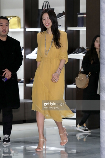Claudia Kim