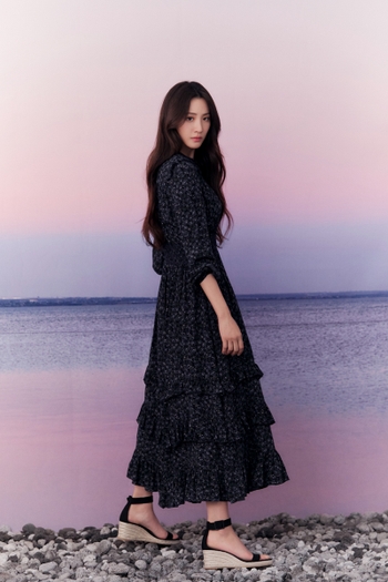 Claudia Kim