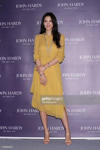 Claudia Kim