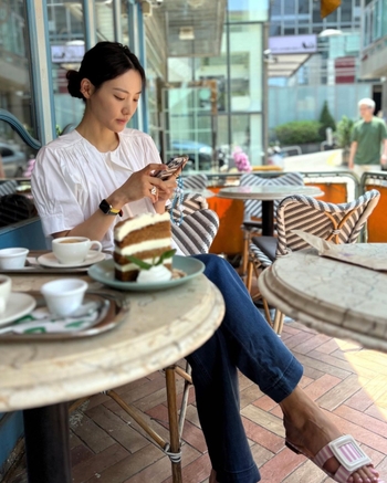 Claudia Kim