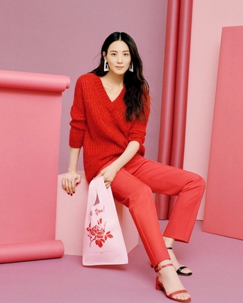 Claudia Kim