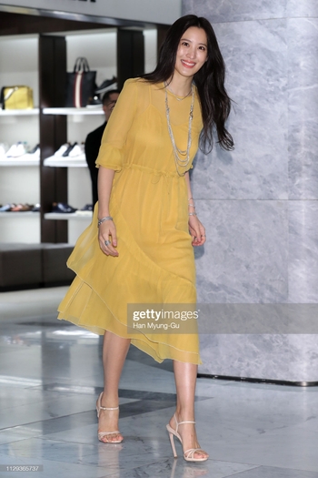 Claudia Kim