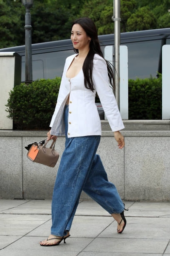 Claudia Kim