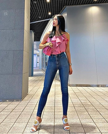 Clara Lee