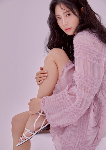Clara Lee