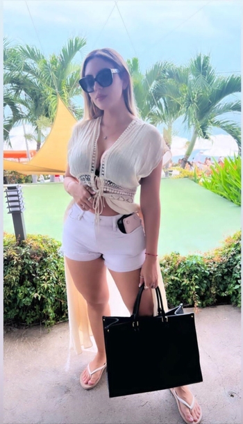 Alejandra Megan Arévalo