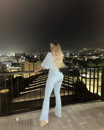 Alejandra Megan Arévalo