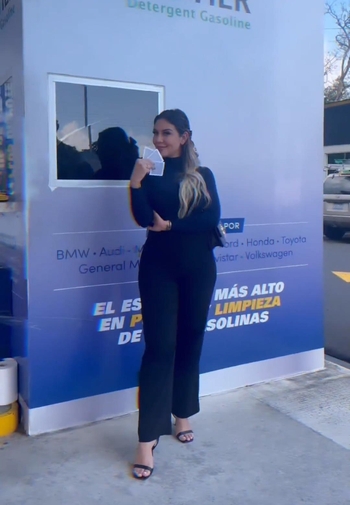 Alejandra Megan Arévalo